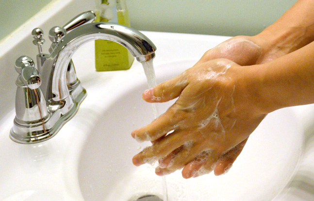 毛穴洗顔をする前には必ず手を洗う事からはじめましょう